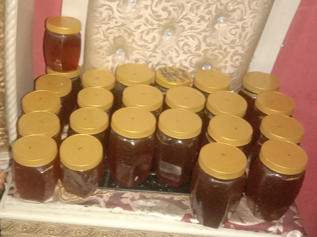 100% Pure Raw Honey – Unfiltered, Natural, Locally Sourced